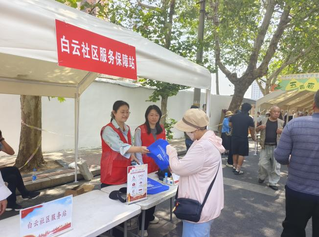 冠盛路橋黨總支開展五毒廟會志愿服務(wù)活動
